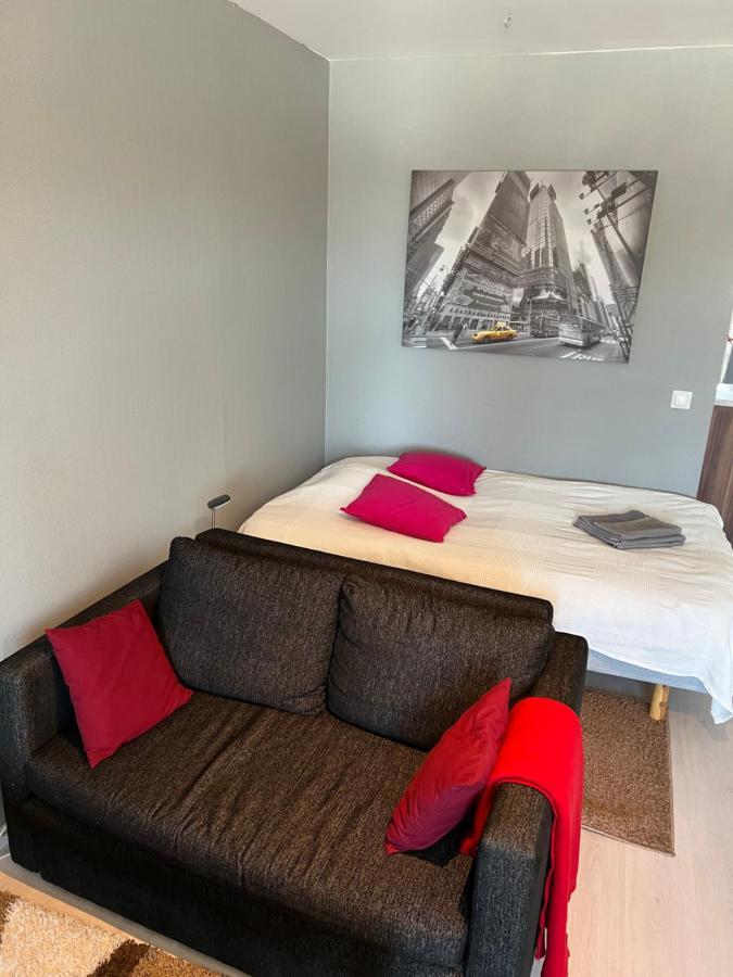 Kemi City L Near Snowcastle, 2 Rooms, Kitchen, Glazed Balcony, Free Parking On Street Екстериор снимка